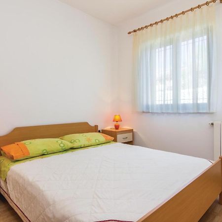 Beautiful Apartment In Porec With Kitchen Экстерьер фото