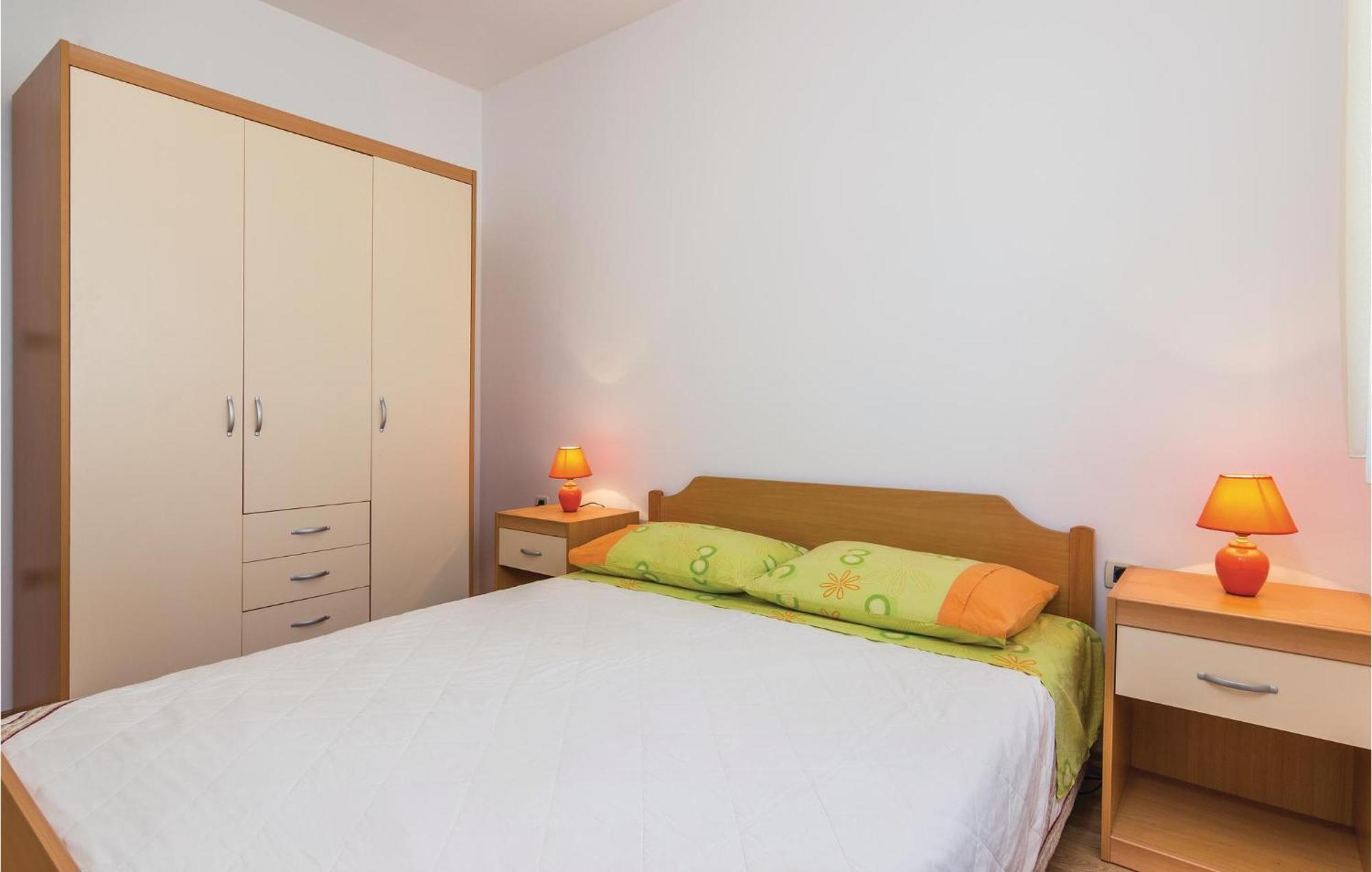 Beautiful Apartment In Porec With Kitchen Экстерьер фото