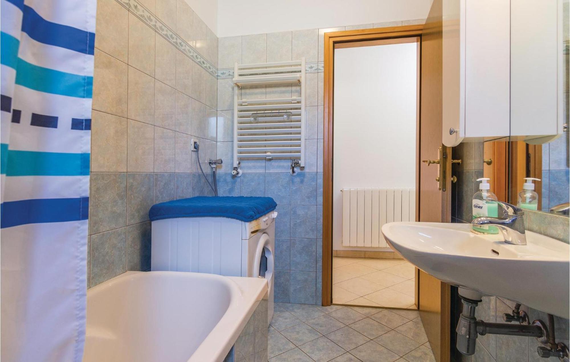 Beautiful Apartment In Porec With Kitchen Экстерьер фото
