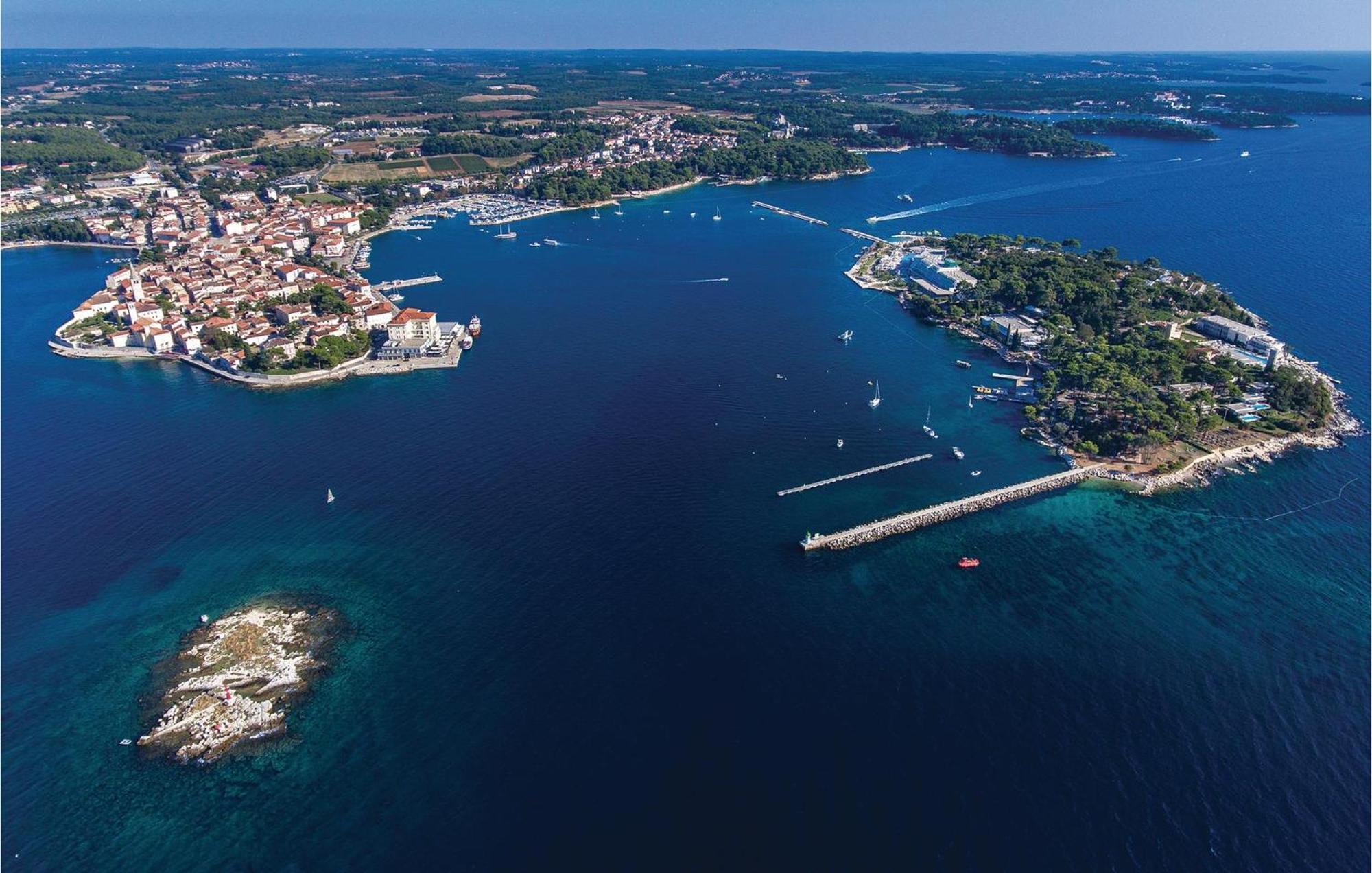 Beautiful Apartment In Porec With Kitchen Экстерьер фото